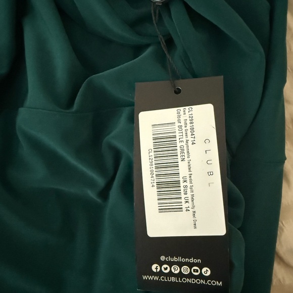 Elegant Maternity Off-Shoulder Dress - Picture 2 of 3